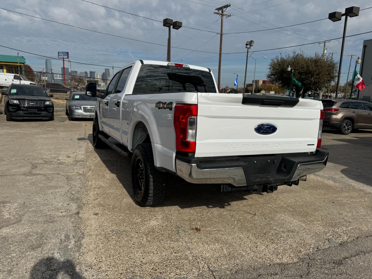 2017 white Ford F-250 SD King Ranch Crew Cab 4WD (1FT7W2B67HE) with an 6.2L V8 OHV 16V engine, 6A transmission, located at 945 E. Jefferson Blvd, Dallas, TX, 75203, (214) 943-7777, 32.752514, -96.811630 - Photo#2